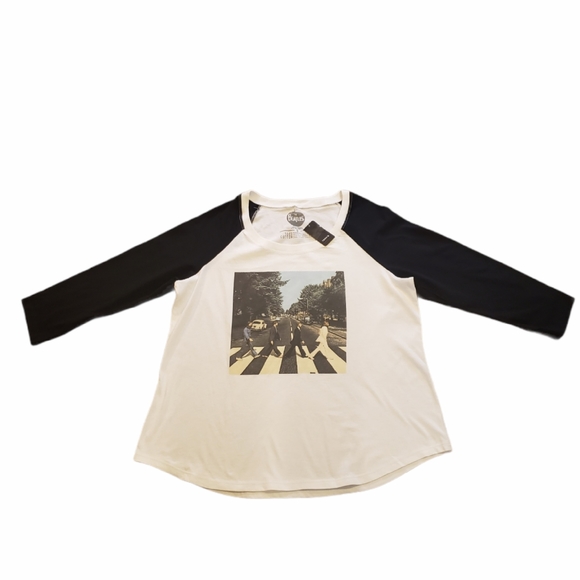 torrid Tops - LADIES NWT TORRID BEATTLES GRAPHIC TEE SZ 0/L